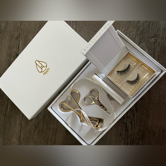 BATTINGTON LASHES - Picture 3 of 3